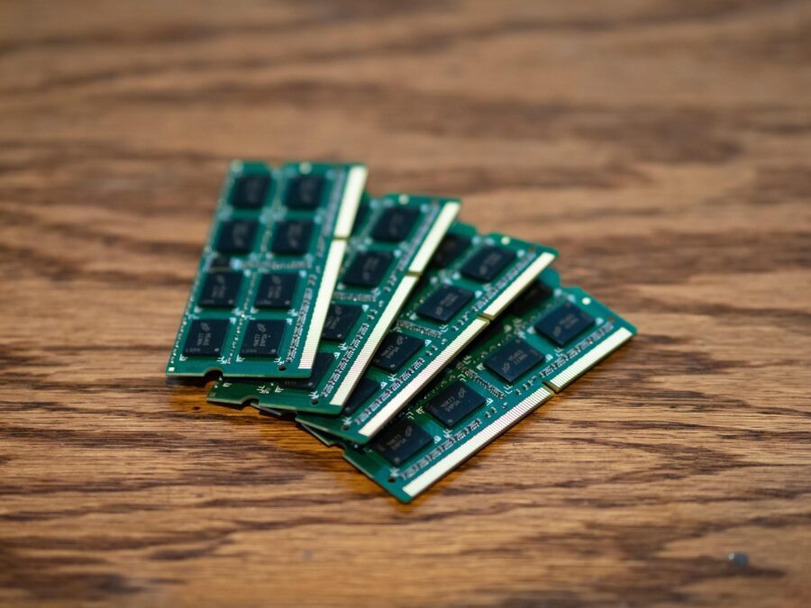 IMagén de varias Memorias RAM de 32gb para ordenadores portátiles